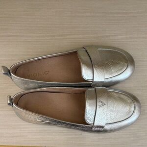 Vionic Metallic Silver Penny Loafers Size 8Wide